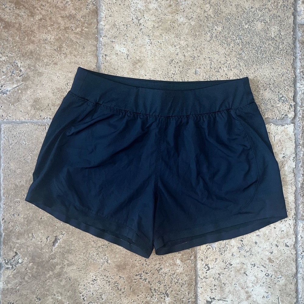 ATHLETA black shorts with drawstring and back zipper pocket size S